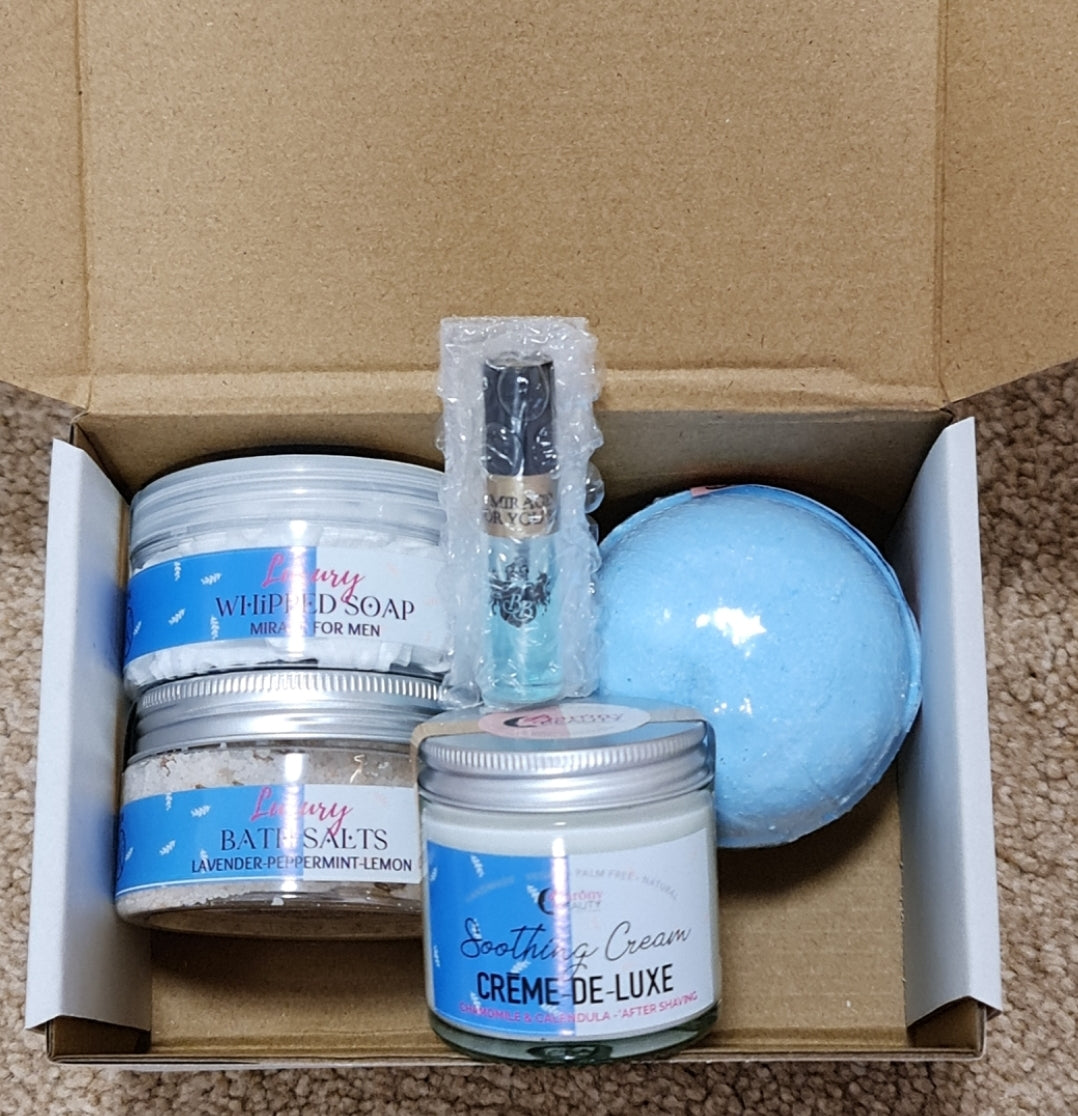 Bath time gift box for Him (£35 Value) + Free £5 Voucher